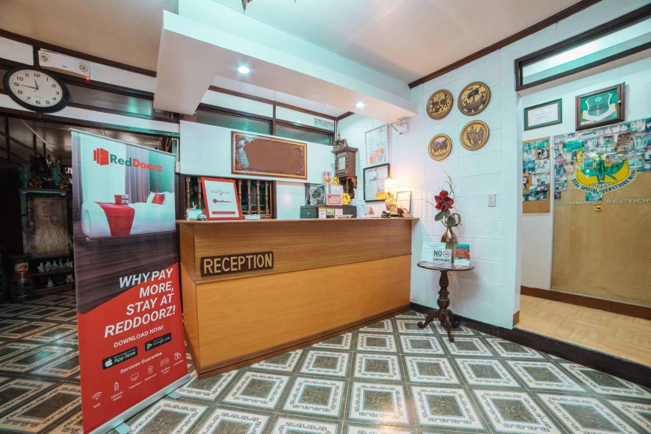 Reddoorz At La Casa Guesthouse Former Reddoorz At Tamarind Street Angeles City Bagian luar foto